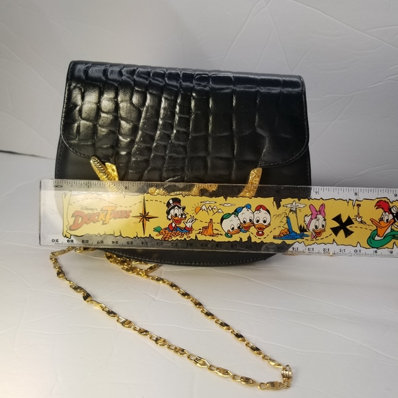 VINTAGE BLACK LEATHER WITH GOLD TONE CROCODILE ACCENT SHOULDER BAG - Picture 2 of 9